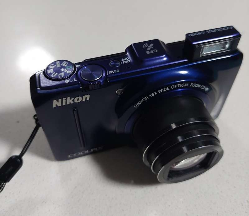 Nikon CoolPix digital camera S9300 16 m/pixel, a MASSIVE 18 x optical zoom, in EXCELLENT condition