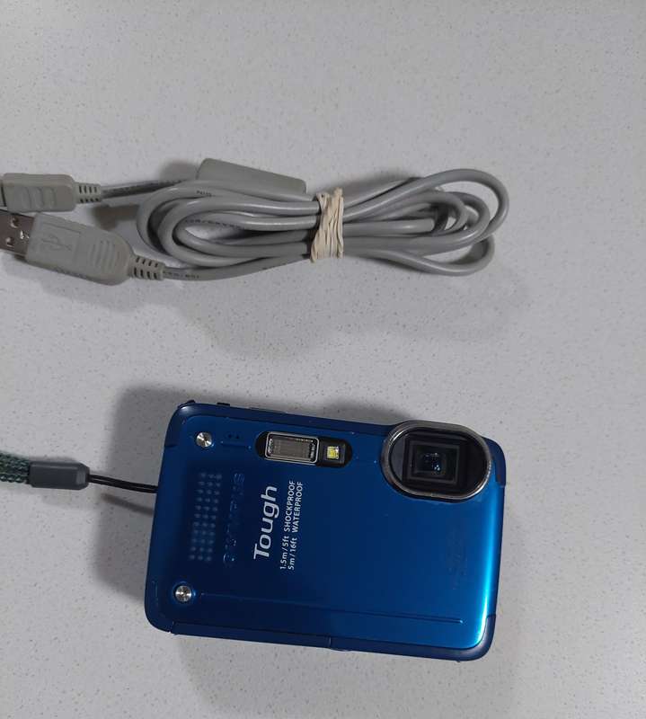 Olympus Tough Digital Camera TG-630 (12 MP, 5x Optical Zoom)