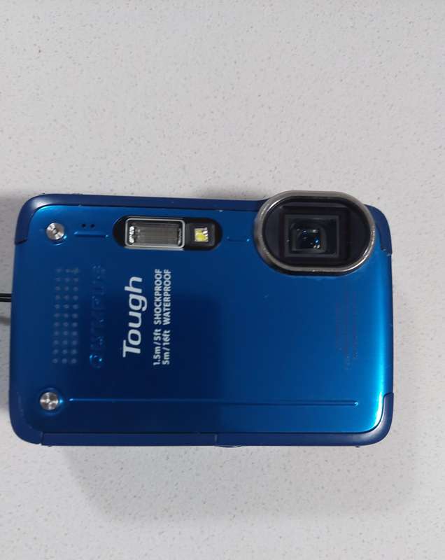 Olympus Tough Digital Camera TG-630 (12 MP, 5x Optical Zoom)