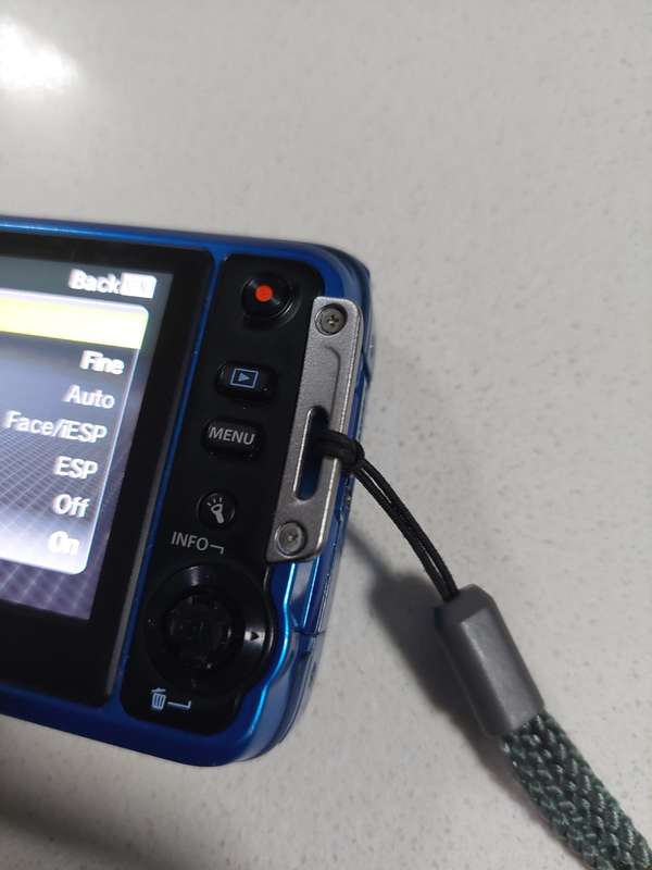 Olympus Tough Digital Camera TG-630 (12 MP, 5x Optical Zoom)
