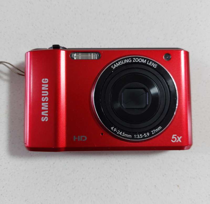 Samsung digital camera ES90  (14.2 m/pixel, 5 x optical zoom) In very good condition