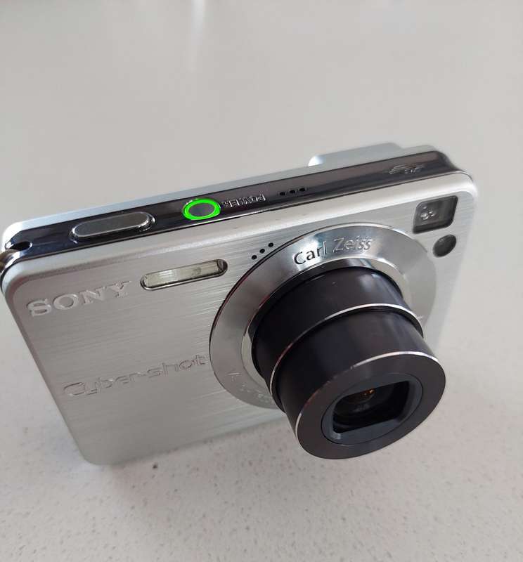 Sony Cybershot digital camera DSC-W120 (7.2 m/pixel, 4 x optical zoom) In EXCELLENT condition