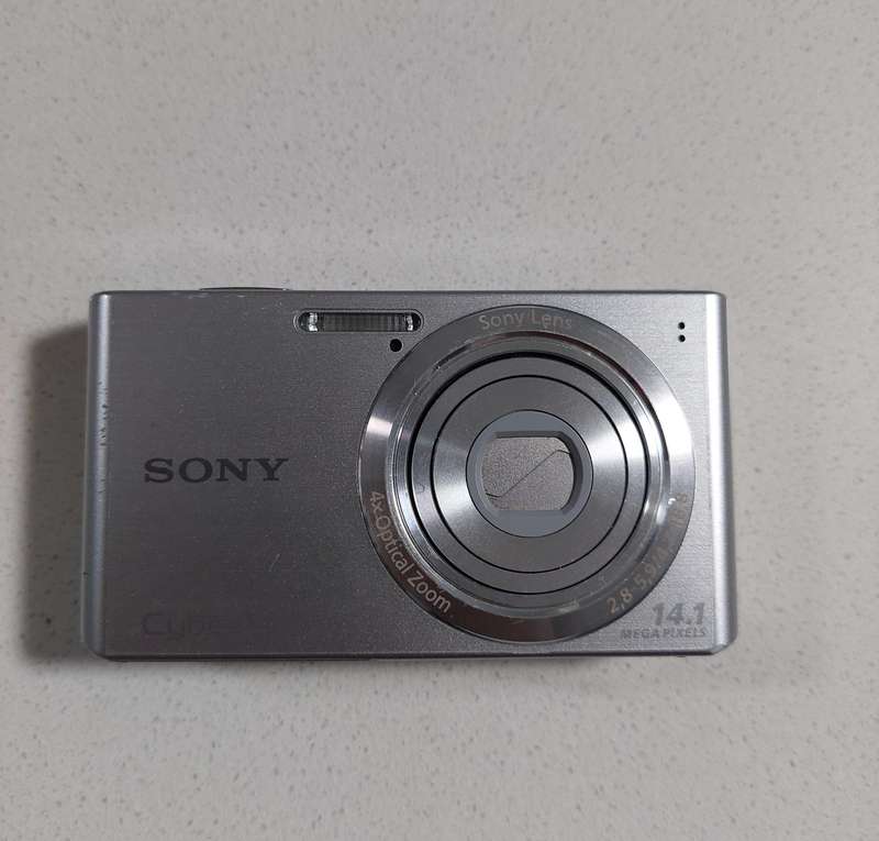 Sony Cybershot digital DSC-W610 14.1 m/pixel, 4 x optical zoom, video recording, panoramic sweep etc