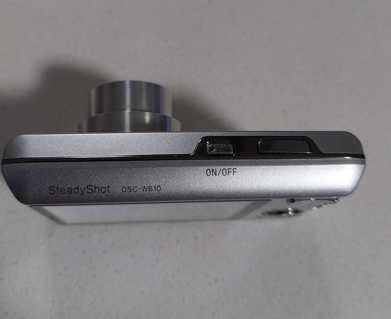 Sony Cybershot digital DSC-W610 14.1 m/pixel, 4 x optical zoom, video recording, panoramic sweep etc