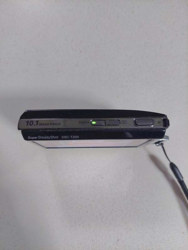 Sony Cybershot digital camera DS C-T300  (Touch Screen, 10.1 m/pixel, 5 x optical zoom)