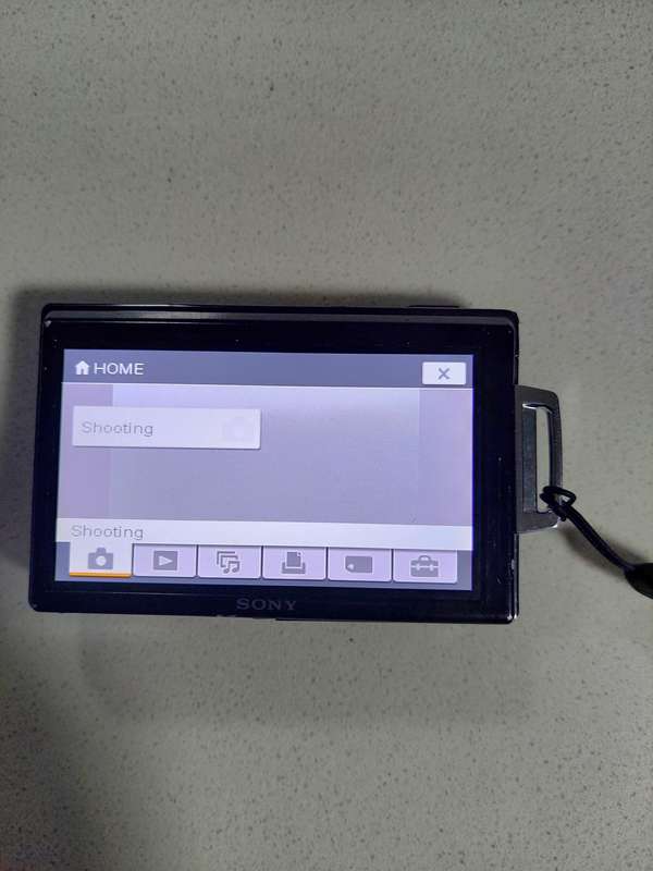 Sony Cybershot digital camera DS C-T300  (Touch Screen, 10.1 m/pixel, 5 x optical zoom)