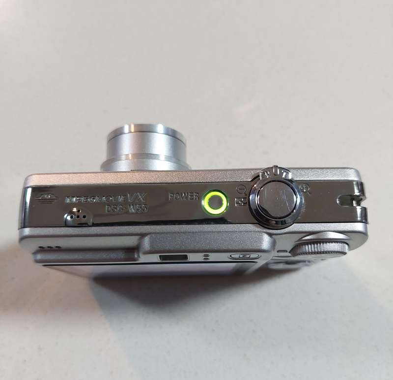 Sony Cybershot digital camera DSC-W55 (7.2 m/pixel, 3 x optical zoom, video recording)