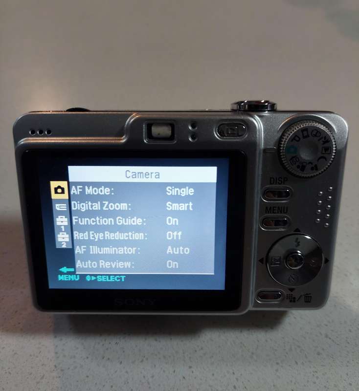 Sony Cybershot digital camera DSC-W55 (7.2 m/pixel, 3 x optical zoom, video recording)