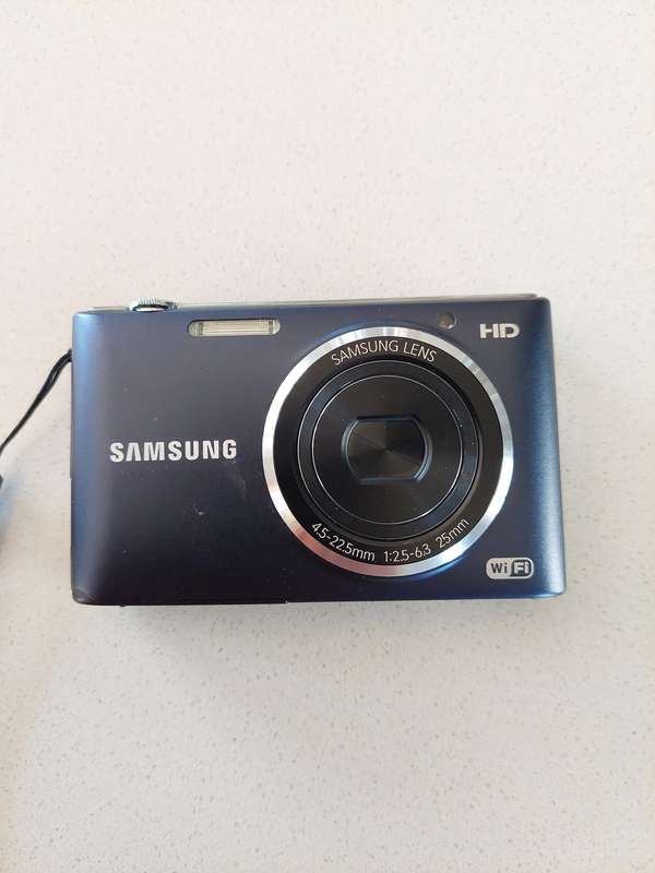 Samsung digital camera ST150F (16.2 m/pixel, 5 x optical zoom, wifi etc)