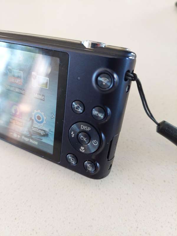 Samsung digital camera ST150F (16.2 m/pixel, 5 x optical zoom, wifi etc)