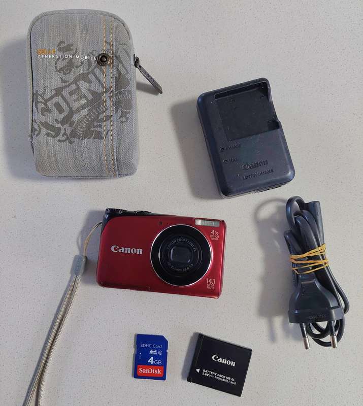 Canon PowerShot digital camera A2200 HD  (14.1 m/pixel, 4 x optical zoom, HD video recording)