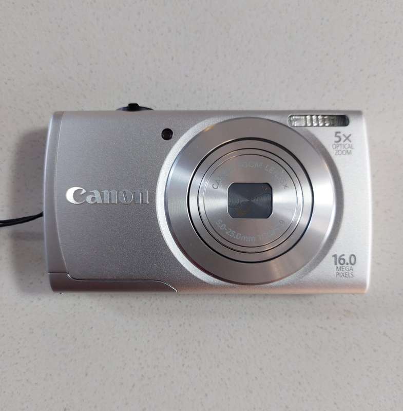 Canon PowerShot digital camera A2600 (16m/pixel, 5 x optical zoom, video recording)