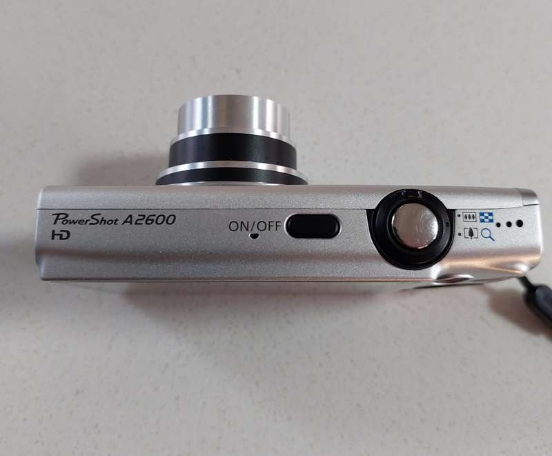 Canon PowerShot digital camera A2600 (16m/pixel, 5 x optical zoom, video recording)