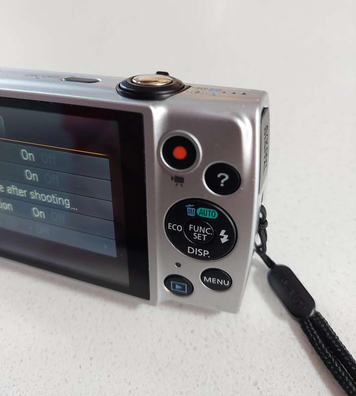 Canon PowerShot digital camera A2600 (16m/pixel, 5 x optical zoom, video recording)
