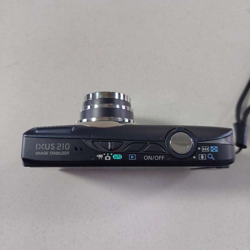 Canon IXUS digital camera 210 Touchscreen, (14.1m/pixel, 5 x optical zoom, HD video recording)