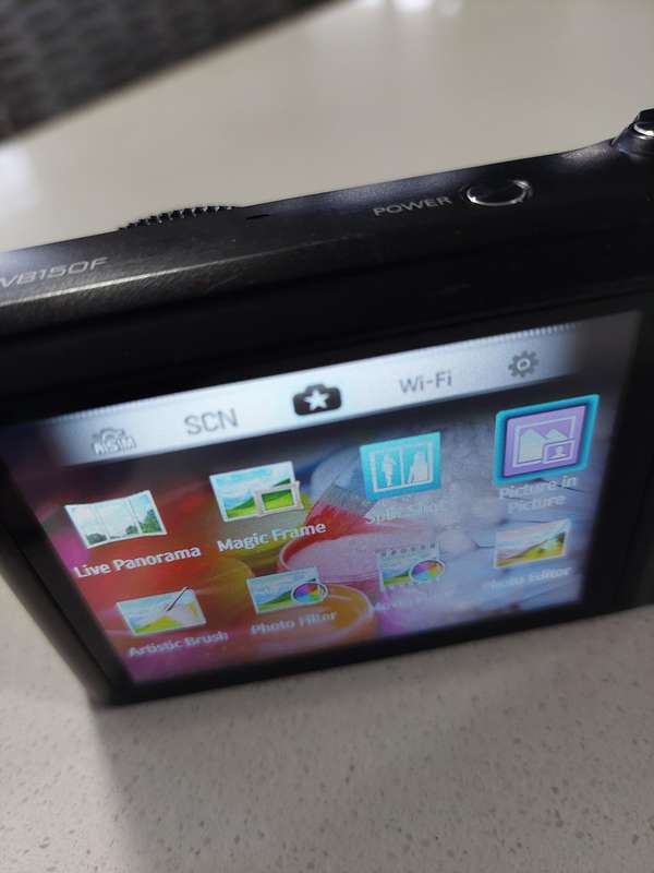 Samsung digital camera WB150F (14.2m/pixel, a MASSIVE 18 x optical zoom, wifi, HD video recording)