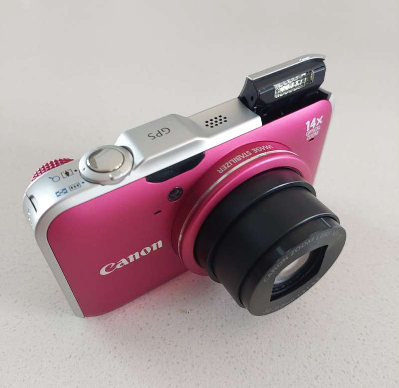 Canon PowerShot digital camera SX230 HS (12.1 m/pixel, 14 x optical zoom, GPS) PRESTINE condition