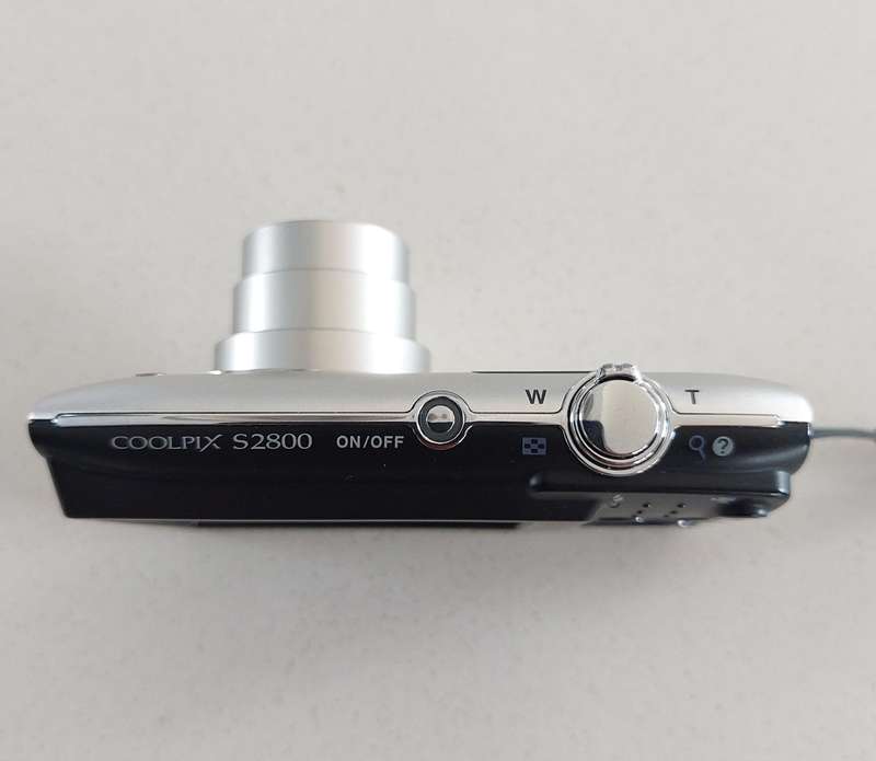 Nikon CoolPix digital camera S2800 (20.1 m/pixel, 5 x optical zoom) In EXCELLENT condition