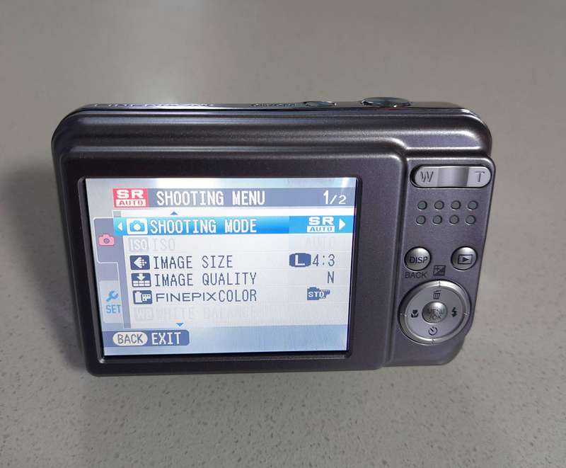 FujiFilm FinePix digital camera AX500 (14 m/pixel, 5 x optical zoom, HD video recording) LIKE NEW