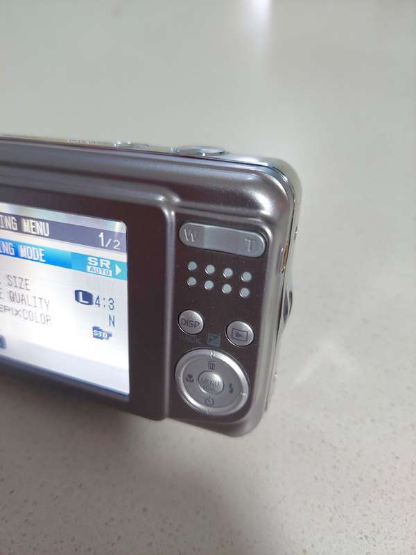 FujiFilm FinePix digital camera AX500 (14 m/pixel, 5 x optical zoom, HD video recording) LIKE NEW