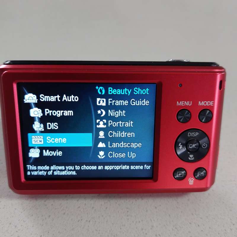 Samsung digital camera ES91 (14.2 m/pixel, 5 x optical zoom, HD video) In PRESTINE condition