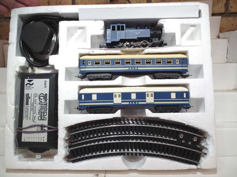 LIMA HO:  SAR Junior Blue Train Set in Fair Boxed condition (Italy)