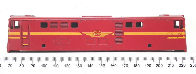 LIMA HO: Red SAR ` Trans Karoo` E5 Locomotive Body in Good condition for Parts or Repair.(Italy)