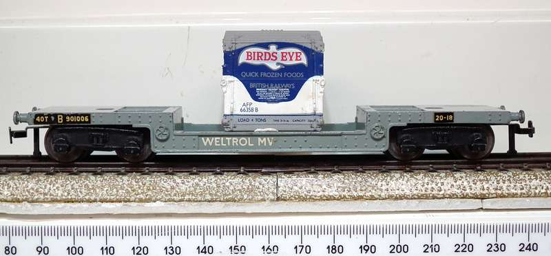 HORNBY DUBLO OO: Vintage English All Metal Lowbed With Load in Good Un-Boxed condition(England)