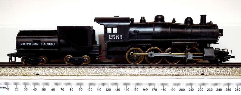 STEAM LOCO HO: Unbranded Vintage 2-8-0 American SP Steam Loco in Fair Running Condition.