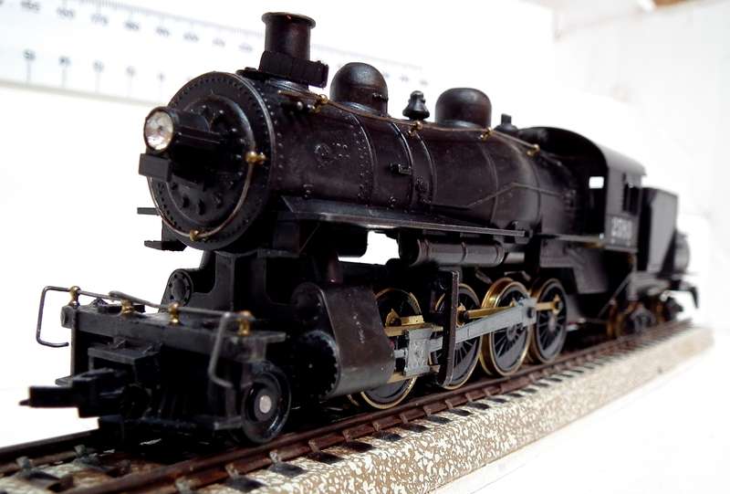 STEAM LOCO HO: Unbranded Vintage 2-8-0 American SP Steam Loco in Fair Running Condition.