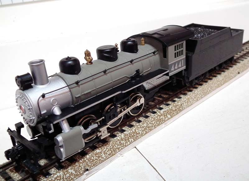 BACHMANN HO:  Vintage 0-6-0 Steam Loco with Lima Tender in Good Running Condition.
