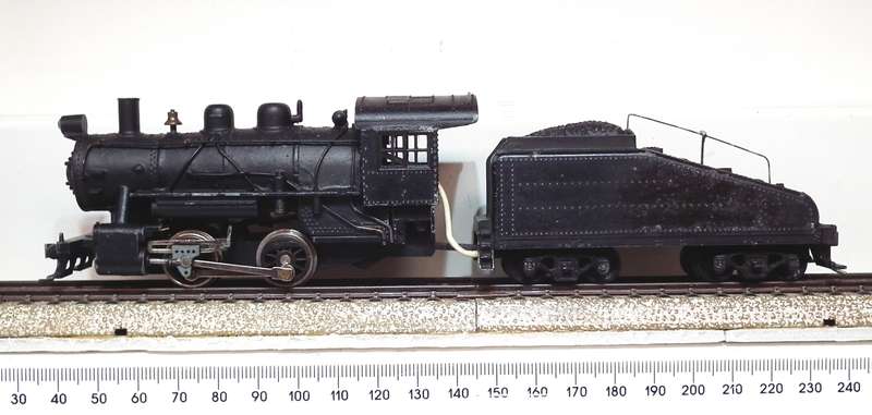MANTUA HO:  Vintage All Metal 0-4-0 American  Steam Loco in Fair Running Condition.(USA)