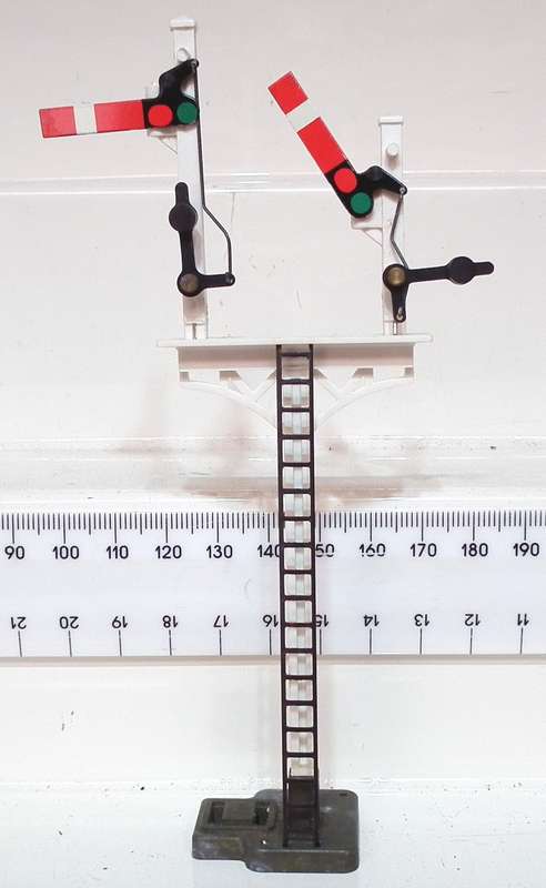 HORNBY OO: Vintage Train Line Signal Double Mast in New Boxed condition(England)