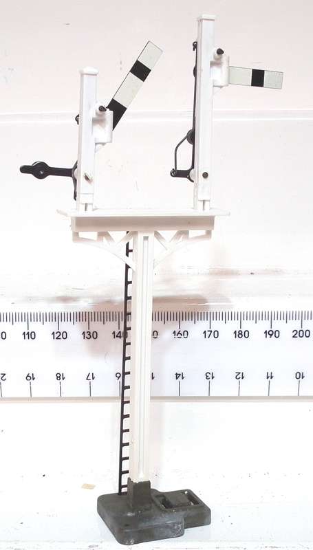 HORNBY OO: Vintage Train Line Signal Double Mast in New Boxed condition(England)