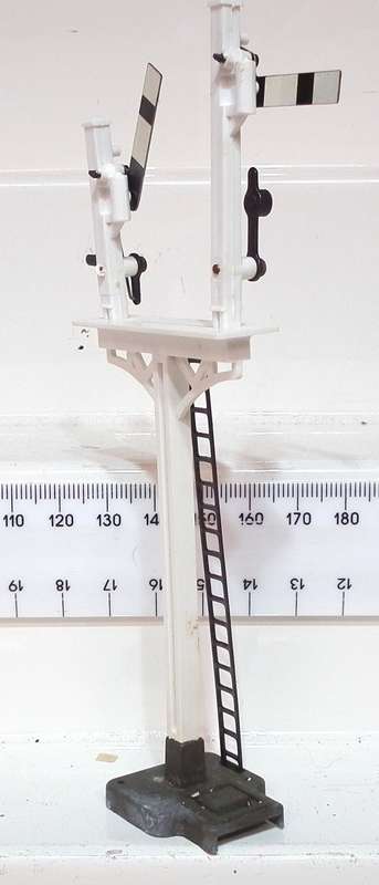 HORNBY OO: Vintage Train Line Signal Double Mast in New Boxed condition(England)