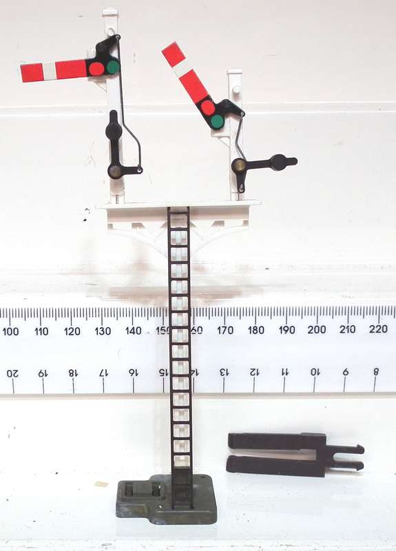 HORNBY OO: Vintage Train Line Signal Double Mast in New Boxed condition(England)