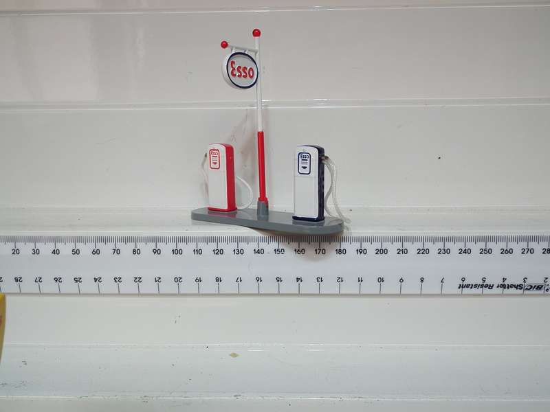 DINKY TOYS: Vintage 1960's All Metal "ESSO" Fuel Pumps(49D) in New Boxed condition(England)
