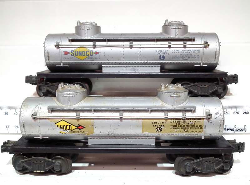 LIONEL O: Pots-War "SUNOCO GAS" 6000 Gal Tanker Cars in Fair Used condition(USA)