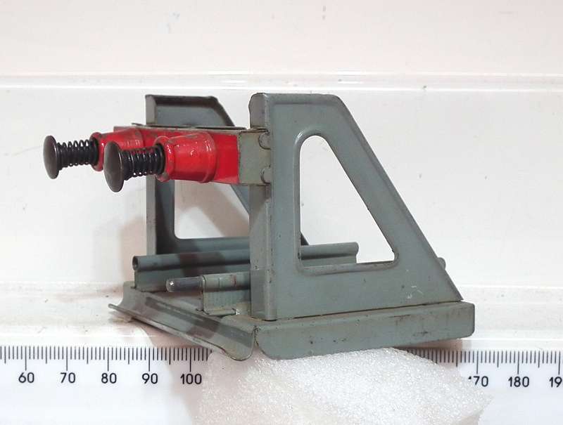 HORNBY O: Vintage English Tin Metal Buffer Stop in Fair Un-Boxed condition(England)