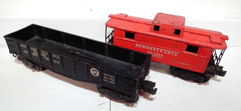 LIONEL O: Pots-War Pennsylvania Gondola+Caboose in Fair Used condition(USA)