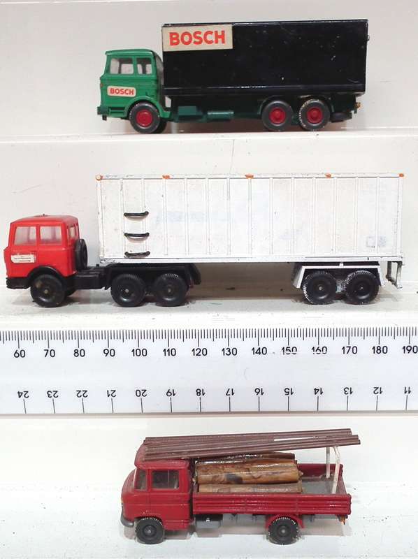 SCENERY HO :  3pc Plastic Trucks in Fair Used, Un-boxed Condition.