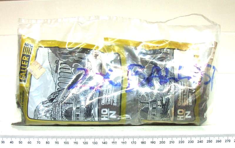 SCENERY HO/OO: 2pc Ballast Decor Material in Good Packed(some packets were opened) Condition