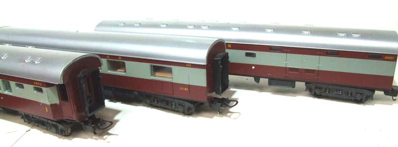 LIMA GOLDEN SERIES HO:  Vintage SAR "Trans Karoo" Electric Train Set in Good Boxed condition (Italy)