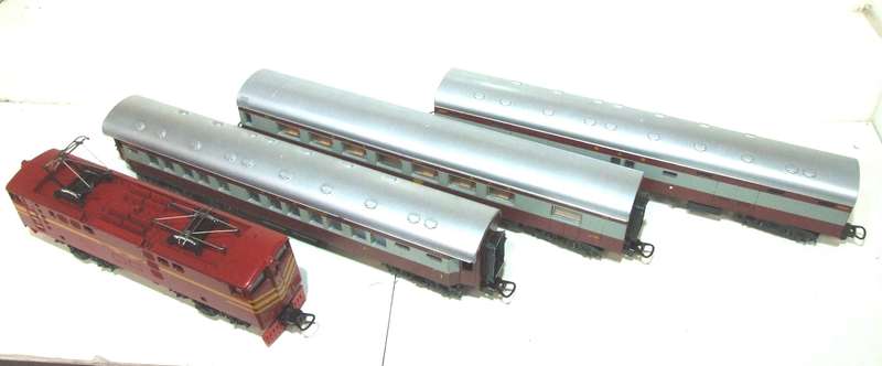 LIMA GOLDEN SERIES HO:  Vintage SAR "Trans Karoo" Electric Train Set in Good Boxed condition (Italy)