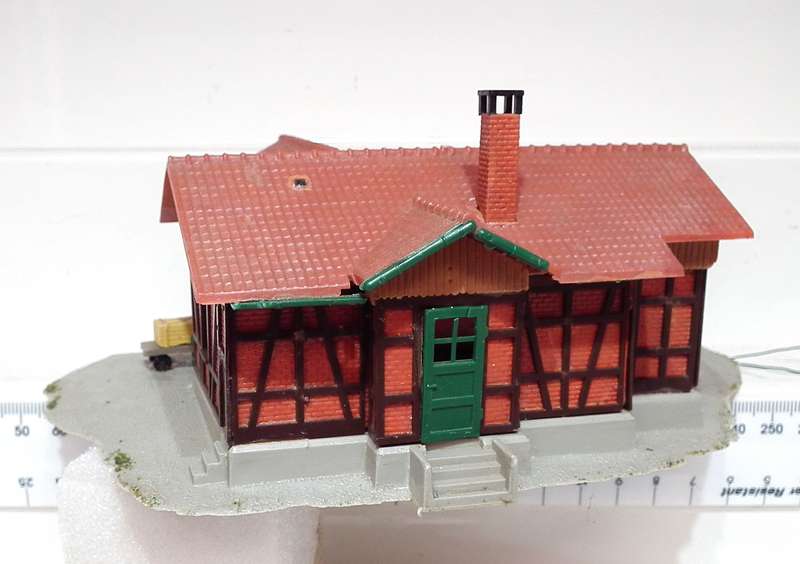 KIRBRI HO: Country Station Building with Platform in Fair, Used and Un- Boxed Condition.(GR)
