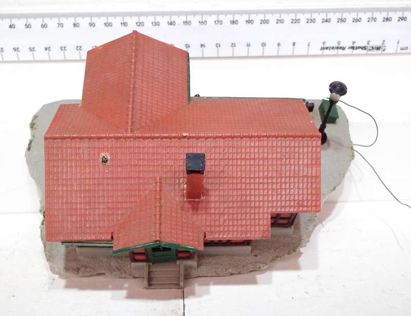 KIRBRI HO: Country Station Building with Platform in Fair, Used and Un- Boxed Condition.(GR)