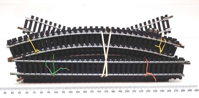 LIMA HO:  22pc Figure Eight Metal Track Layout in Good Used Condition.(Italy)