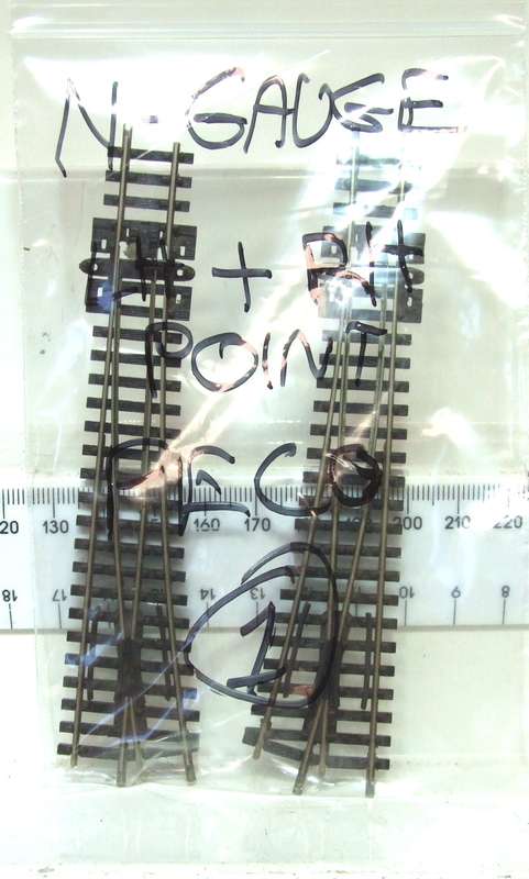 PECO N: These Nickel Silver Points LH + RH are up for Auction in GOOD Used Condition.(England)