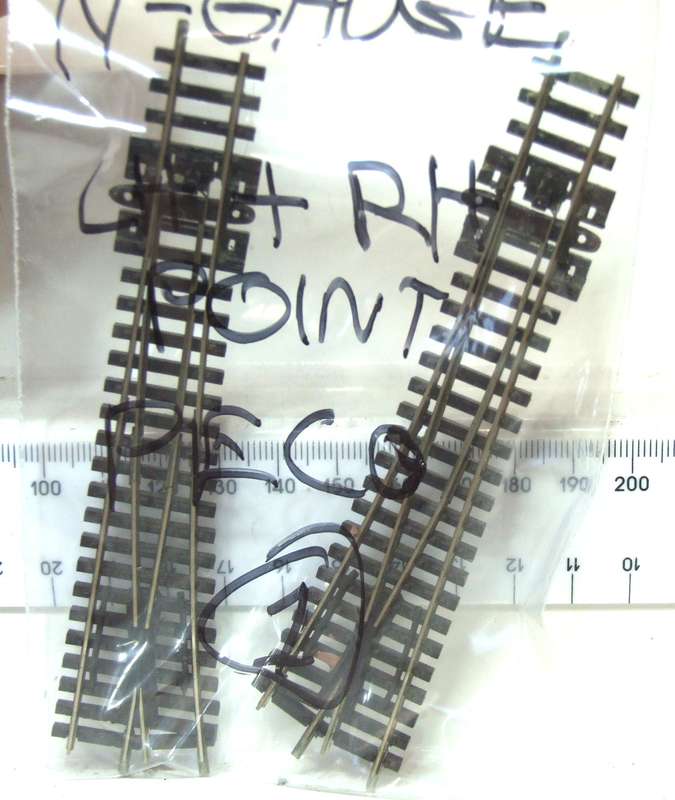 PECO N: These Nickel Silver Points LH + RH are up for Auction in GOOD Used Condition.(England)