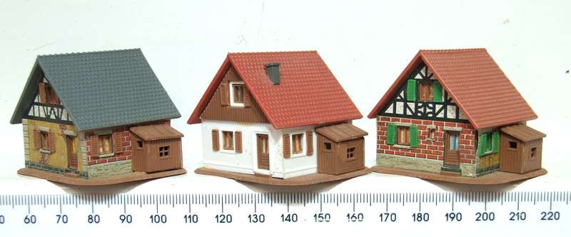 SCENERY N:  3x European Style Plastic Houses in Good Used Condition.